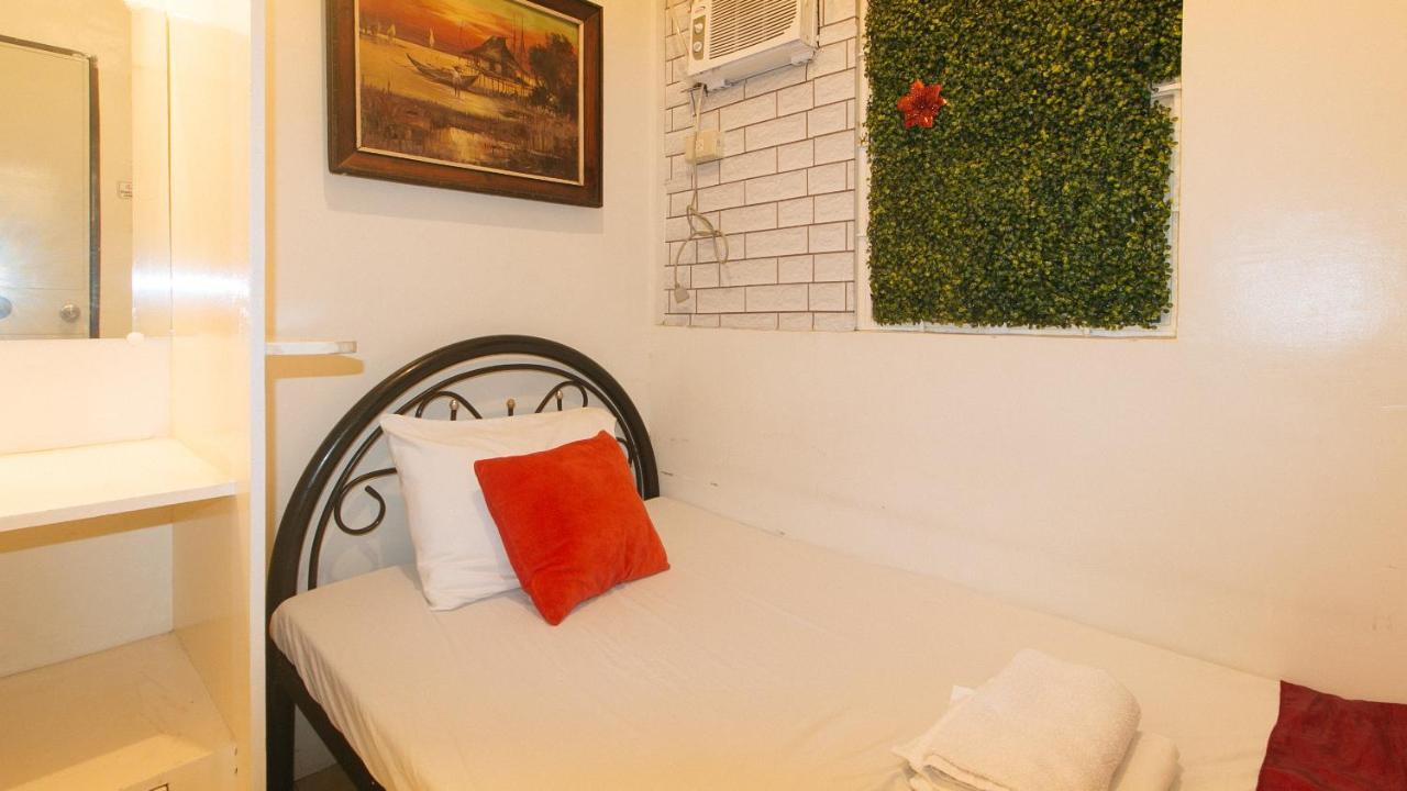 Nearest Hostel Pasay City By Reddoorz Dış mekan fotoğraf