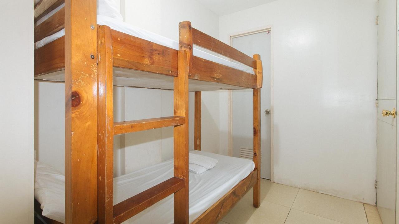 Nearest Hostel Pasay City By Reddoorz Dış mekan fotoğraf